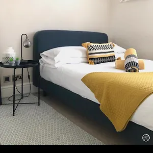 Stylish Property, Off Street Parking,pet Friendly Holiday home Bath