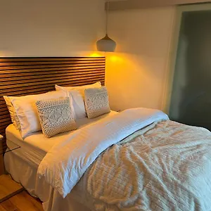 Homestay Private With En-suite In Shared House